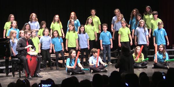 Festival Solidari Cáritas - Cor Veus Blanques Unió Musical Picanya