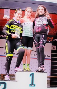 podium_alevin_femeni