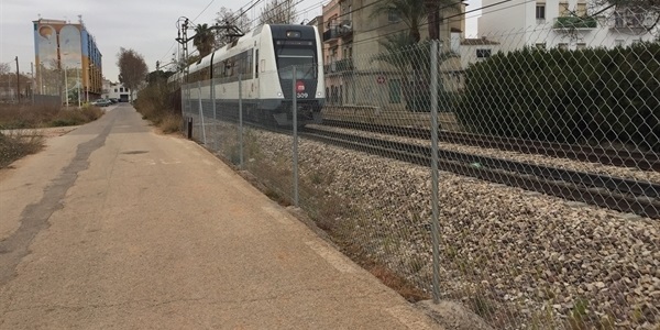 Completat el tancat de la vora sud de la via del metro