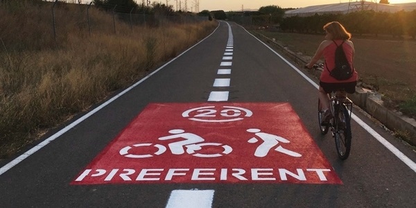 Primers passos per a l'adaptació d'un camí rural com a nou tram de via preferent per a bicis i vianants